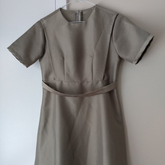 Amish Mennonite Cape Dress 33.5"B 29.5"W Handmade Modest Khaki Reverse Satin - Picture 5 of 10